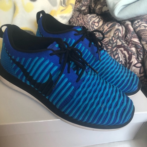 nike colour changing shoes